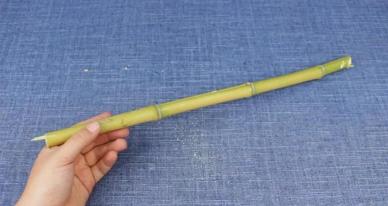 O método alternativo usa metades da madeira que são conectadas quando a flauta de madeira está sendo feita