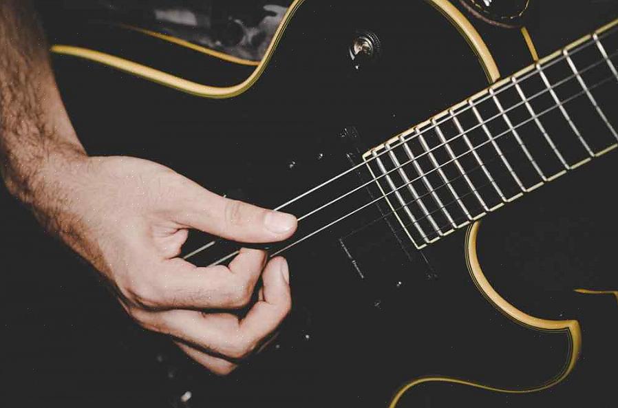 Amplificador ou o que os guitarristas chamam de "equipamento de guitarra"