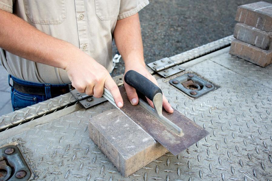 Você normalmente precisará cortar pavimentação de concreto para encaixar em pontos ou curvas particularmente