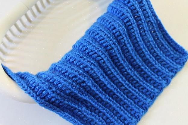 Outra vantagem é a rapidez com que você pode tricotar um lenço ou cobertor fazendo o padrão das costelas