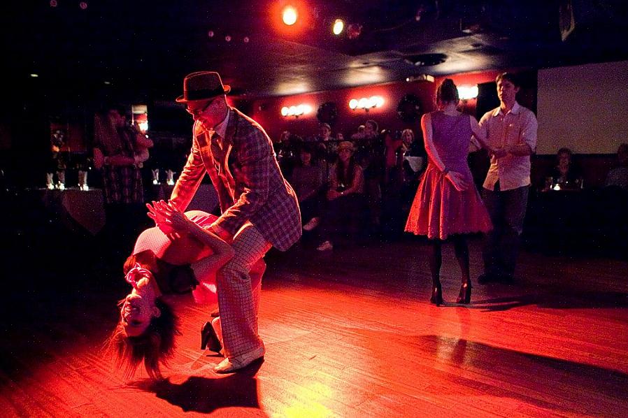 O passo de dança swing mais básico da Costa Oeste é o sugar push