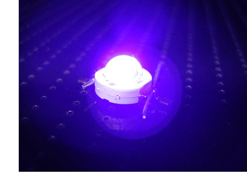 Você pode criar sua própria lanterna LED UV