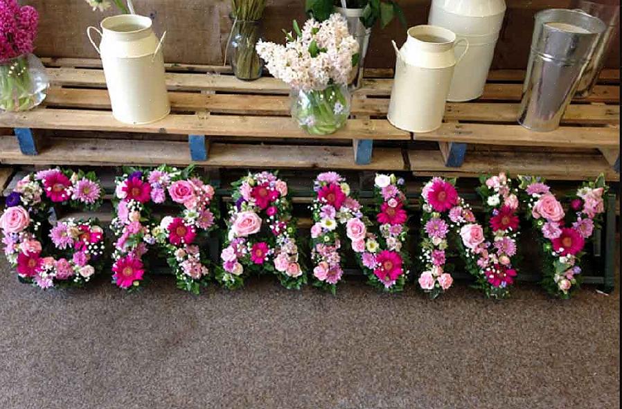 Os arranjos de flores fúnebres devem ser personalizados de uma forma que nenhum outro arranjo de flores