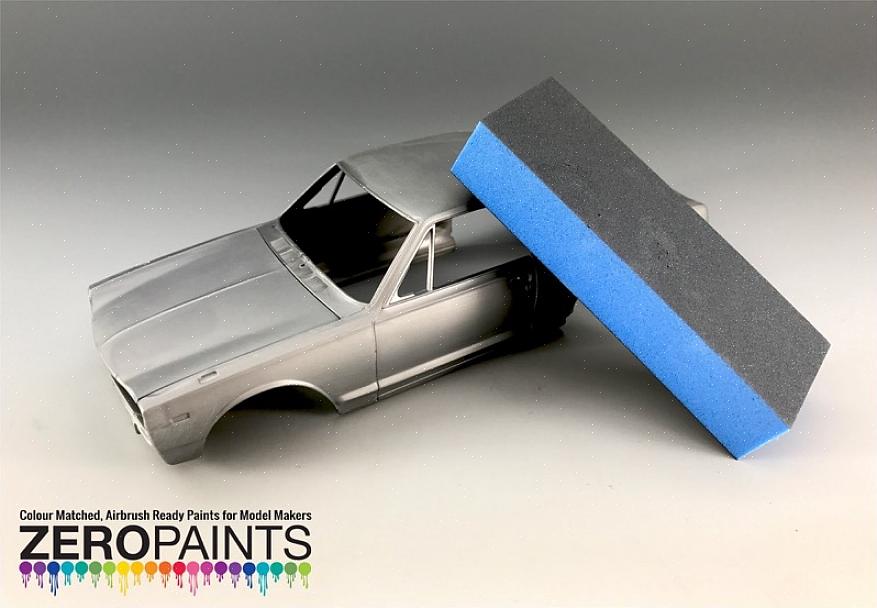 O método de areia molhada é um sistema em que você corrige ou lustra seus carros de modelo de plástico