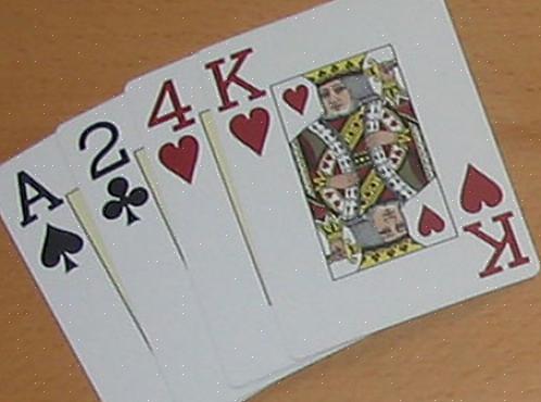 A mão de 5 cartas mais forte ganha a outra metade do pote