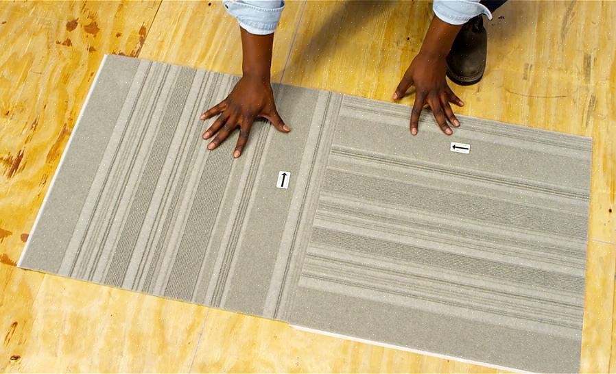 Você pode substituir facilmente um ladrilho de carpete em vez de colocar o cômodo inteiro no carpete