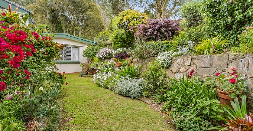 O trabalho necessário para manter seu jardim verde