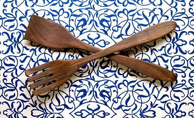 Desinfetar utensílios de cozinha de madeira