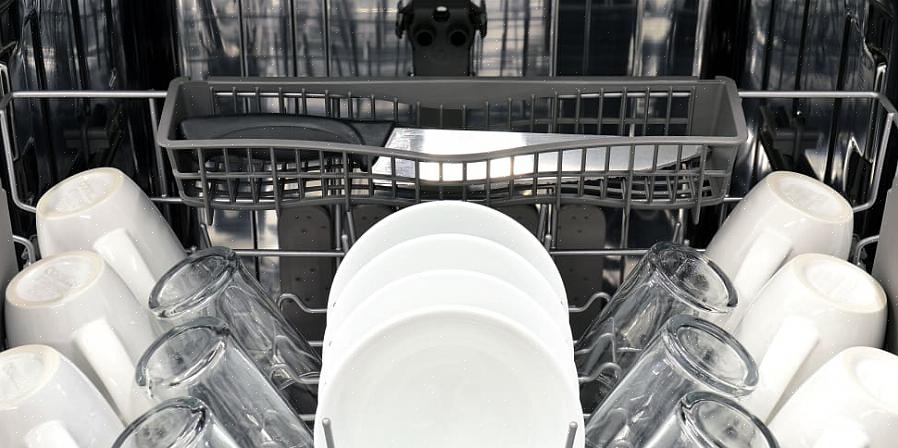 É necessário usar mais detergente para lava-louças para dissolver os resíduos de alimentos