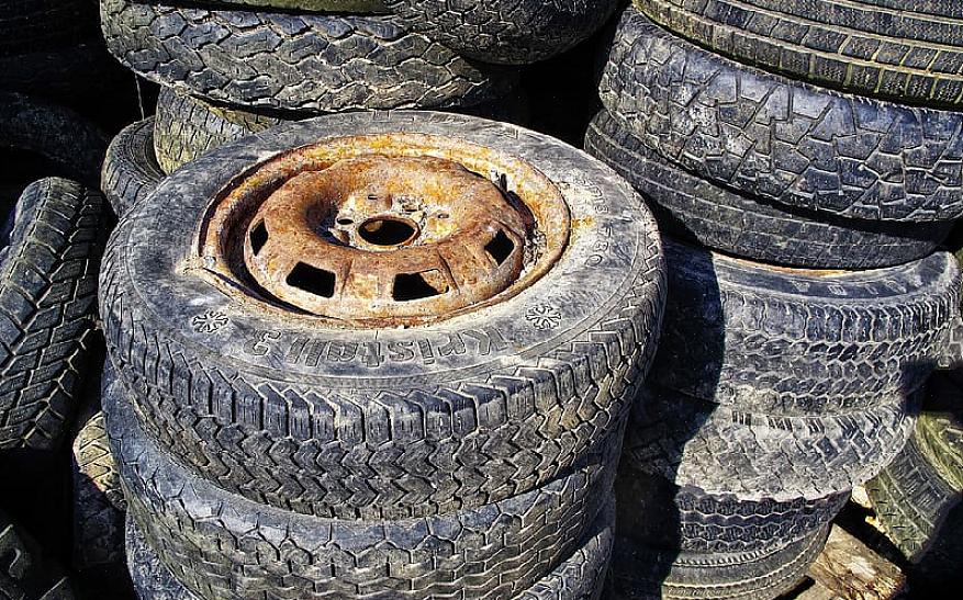 Você também pode vender esses pneus de carros velhos para lojas que compram pneus de carro