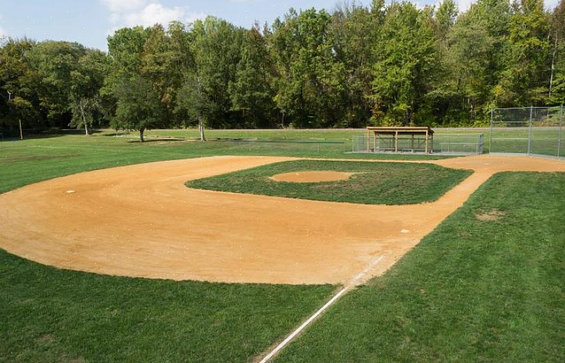 54' para os padrões da Pony League ou reduza de acordo com o espaço que você tem se este for um campo