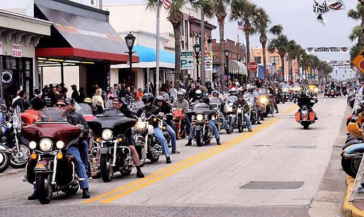 Alguns dos eventos que acontecem na Daytona Bike Week são definitivamente voltados mais para o público