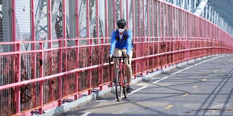 Peça um treinador ou pelo menos um amigo que queira competir no ciclismo também