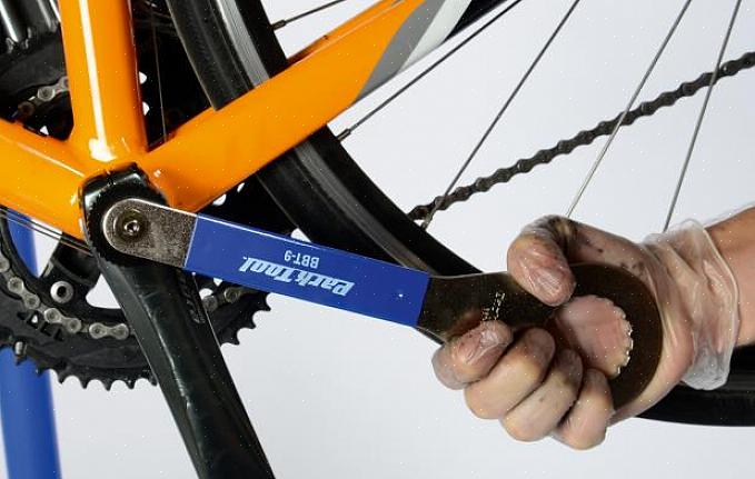 Um dos componentes mais comuns que são os primeiros a sair são as manivelas da bicicleta