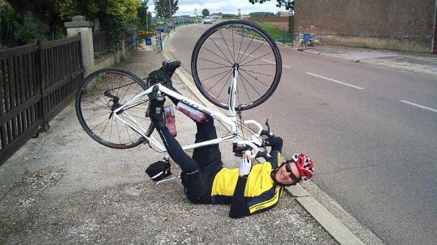 Gire o mesmo pedal cerca de 45 graus acima do nível