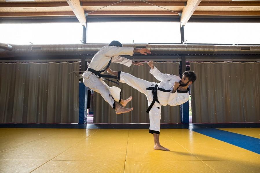 É aconselhável praticar o Hapkido com o bastão de corda todos os dias para se acostumar aos movimentos