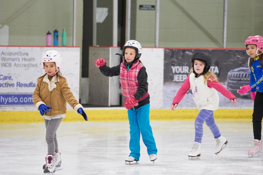 Você precisará começar dando aulas de patinação no gelo em grupo