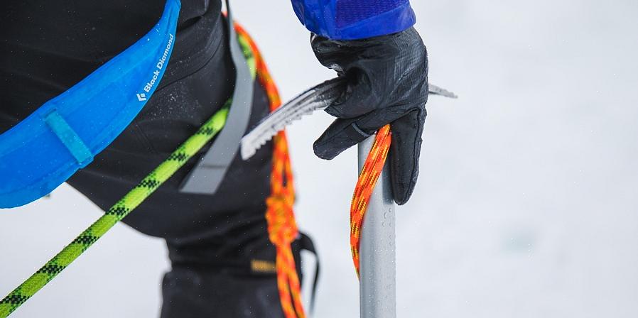 É muito importante escolher o machado de gelo certo para suas necessidades de caminhada ou escalada
