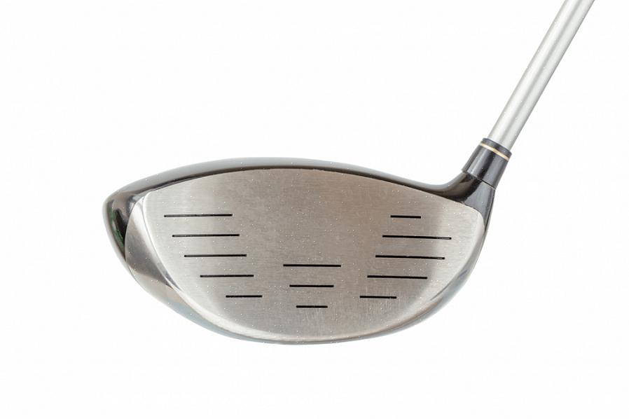 Os ferros de golfe são um dos subconjuntos que constituem um "conjunto" de tacos de golfe (Woods