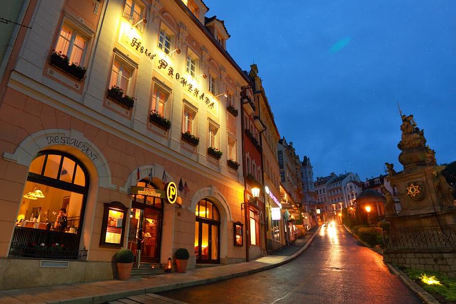 Como Ter uma Noite Romântica em um Hotel