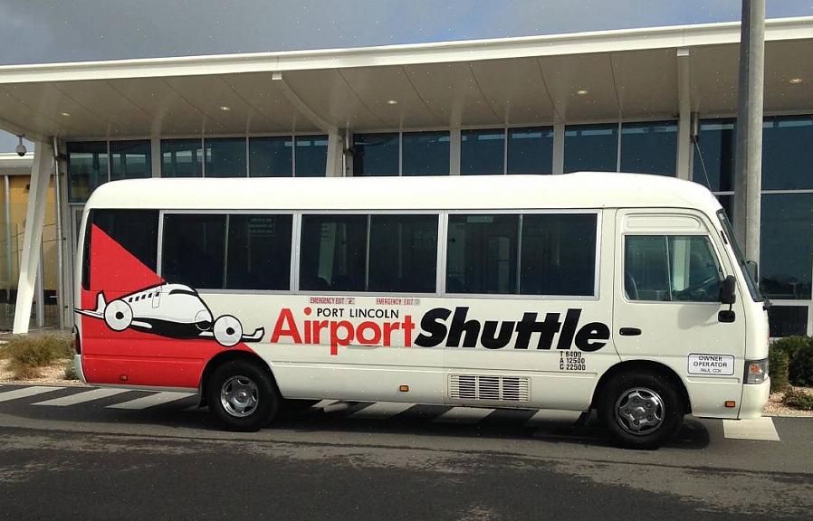 Você pode procurar empresas de ônibus de transporte digitando palavras-chave como o aeroporto de destino