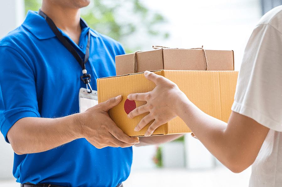 Use coisas que você possa encontrar facilmente em sua casa para que possa gastar o dinheiro com remessas