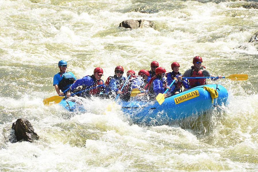 A maioria das viagens comerciais de rafting oferece viagens de até Classe V