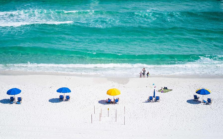 A praia de Pensacola oferece muitas atividades emocionantes