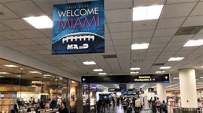 O Aeroporto Internacional de Miami tem o formato de uma grande ferradura