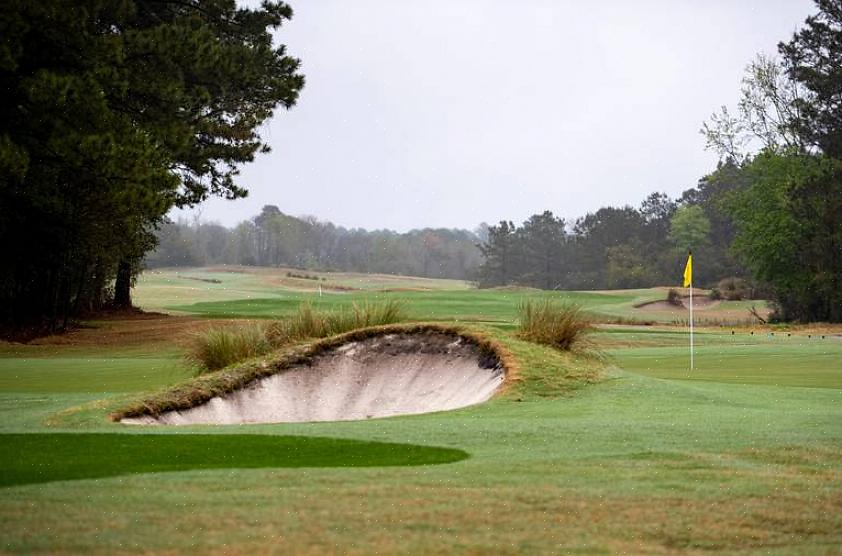 Com um campo de golfe tranquilo