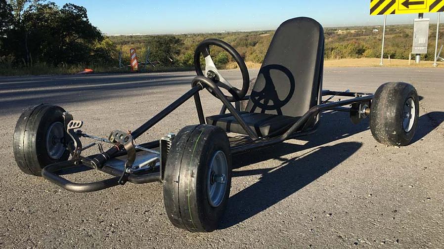 A segunda alternativa é converter um motor já montado para funcionar em um kart de corrida