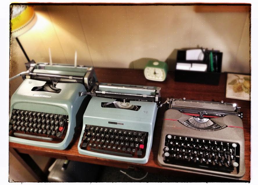 Máquinas de escrever eletrônicas que possuem um tipo de impressora acoplada ao dispositivo