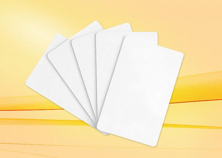 Compucardinc.com/blank-plastic-cards.html - Este site oferece cartões de plástico em branco de qualidade