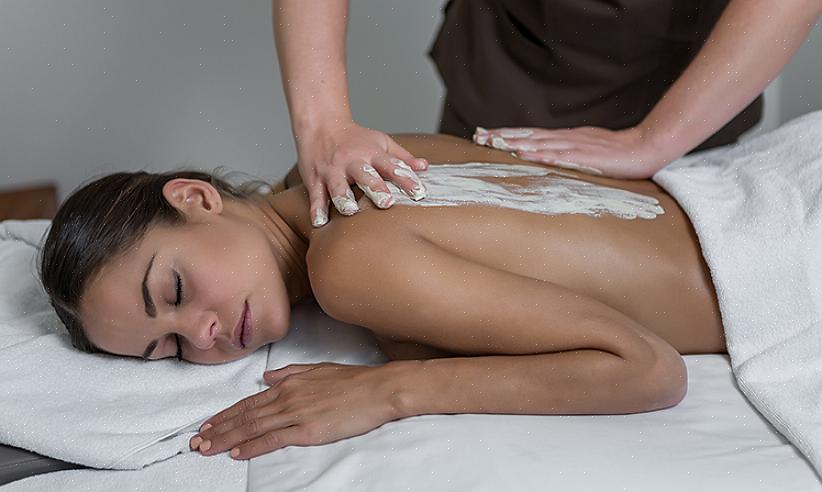 Seguem a lei sobre envolver um cliente durante uma massagem