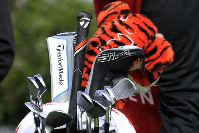 Um dos pontos fortes de Tiger Woods é o seu swing no golfe