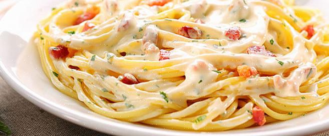 O Spaghetti Carbonara é uma receita fácil que com certeza fará as delícias até dos comedores mais exigentes