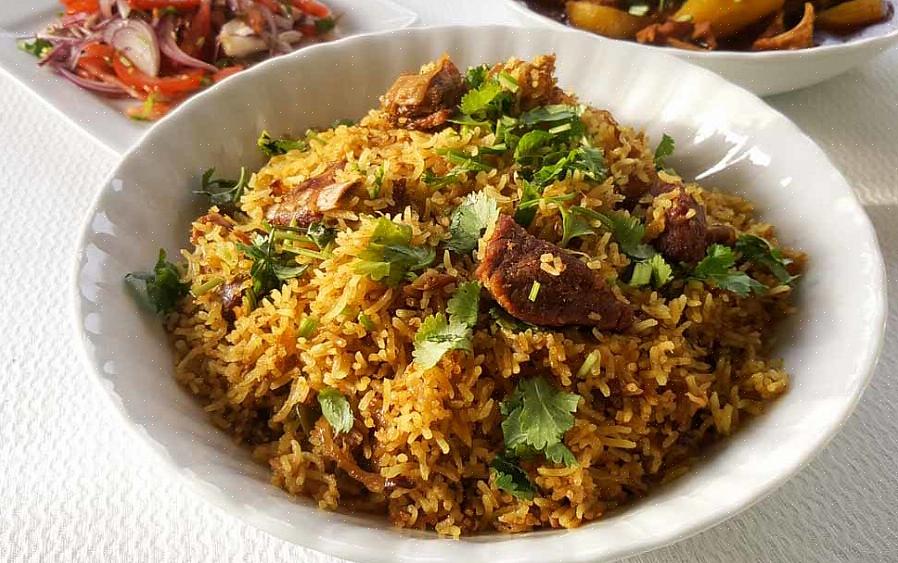 O arroz Pilau é um prato tradicional indiano que combina muito bem com qualquer receita de caril ou carne