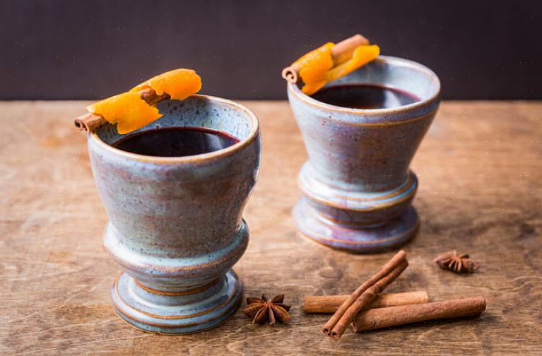 Gluhwein é uma bebida à base de vinho que é aquecida