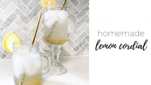 Sirva o cordial de limão em uma taça gelada