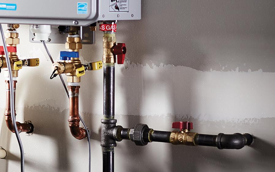 Certifique-se de que os disjuntores do aquecedor de água sem tanque estejam desligados