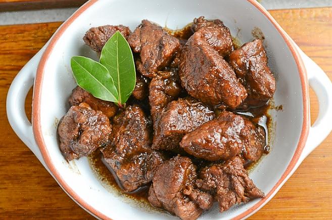 O adobo filipino é um prato que todos deveriam experimentar