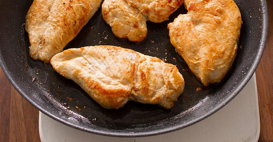 Escolha peito de frango desossado e sem pele