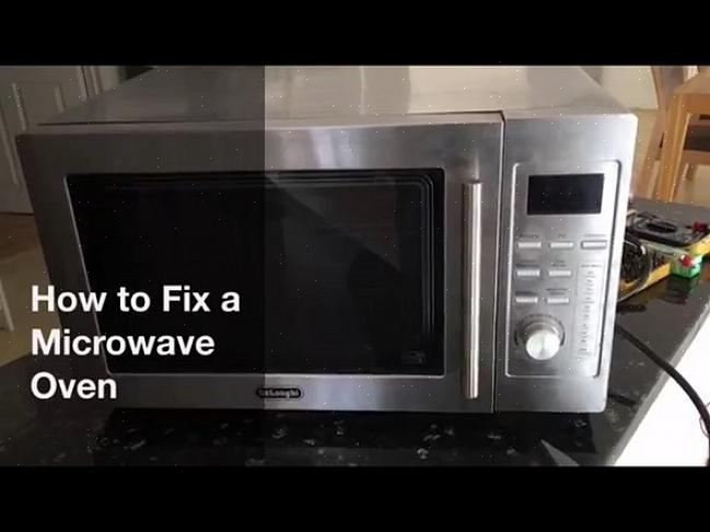 Inspecione o cabo ou o forno de micro-ondas para ver se há danos ou marcas de queimadura