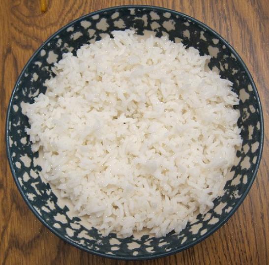 O arroz vai ferver demais e se estiver muito baixo