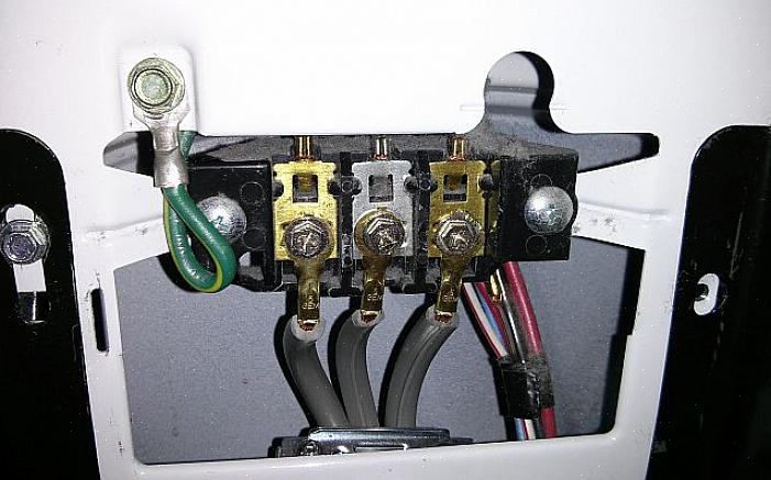 Prossiga com a verificação da própria saída da secadora quanto à conectividade elétrica
