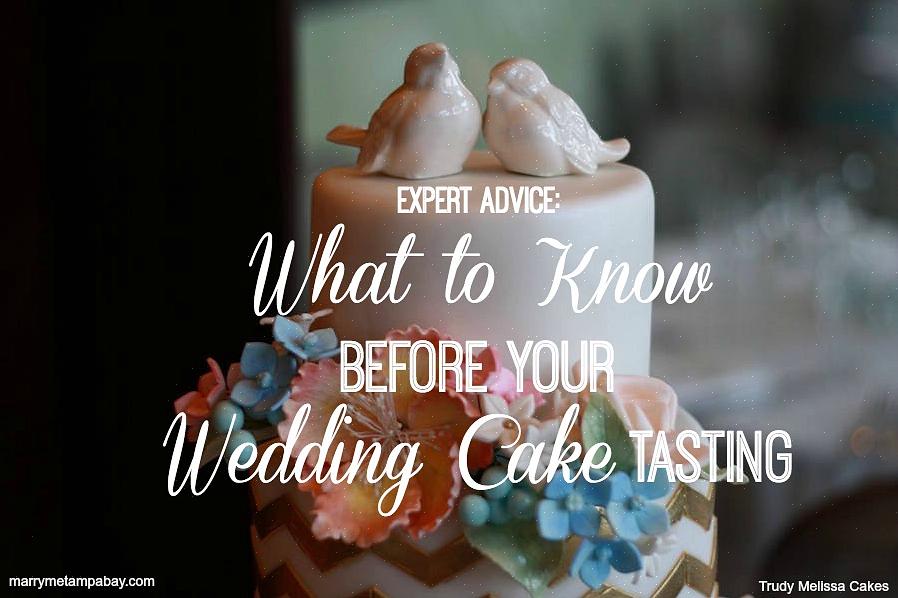 Pode pedir ao chef confeiteiro para fazer pequenos cupcakes baseados no sabor do seu bolo de casamento