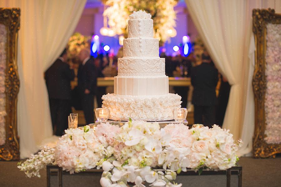 Especialmente se for semelhante às flores usadas em outras partes da cerimônia de casamento