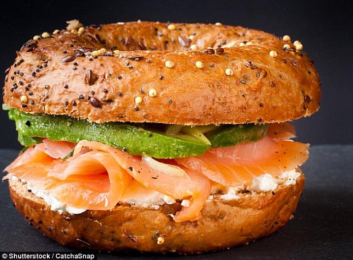 Alguns bagels com baixo teor de carboidratos sofrem o sabor quando são baixos em carboidratos