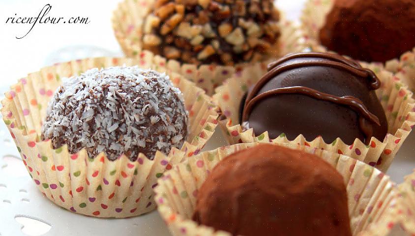 As trufas de chocolate são um deleite rico que pode ser um presente maravilhoso ou uma sobremesa
