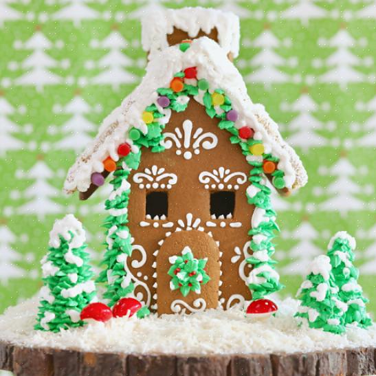 A chave para decorar uma Gingerbread House é apenas um pouquinho de criatividade